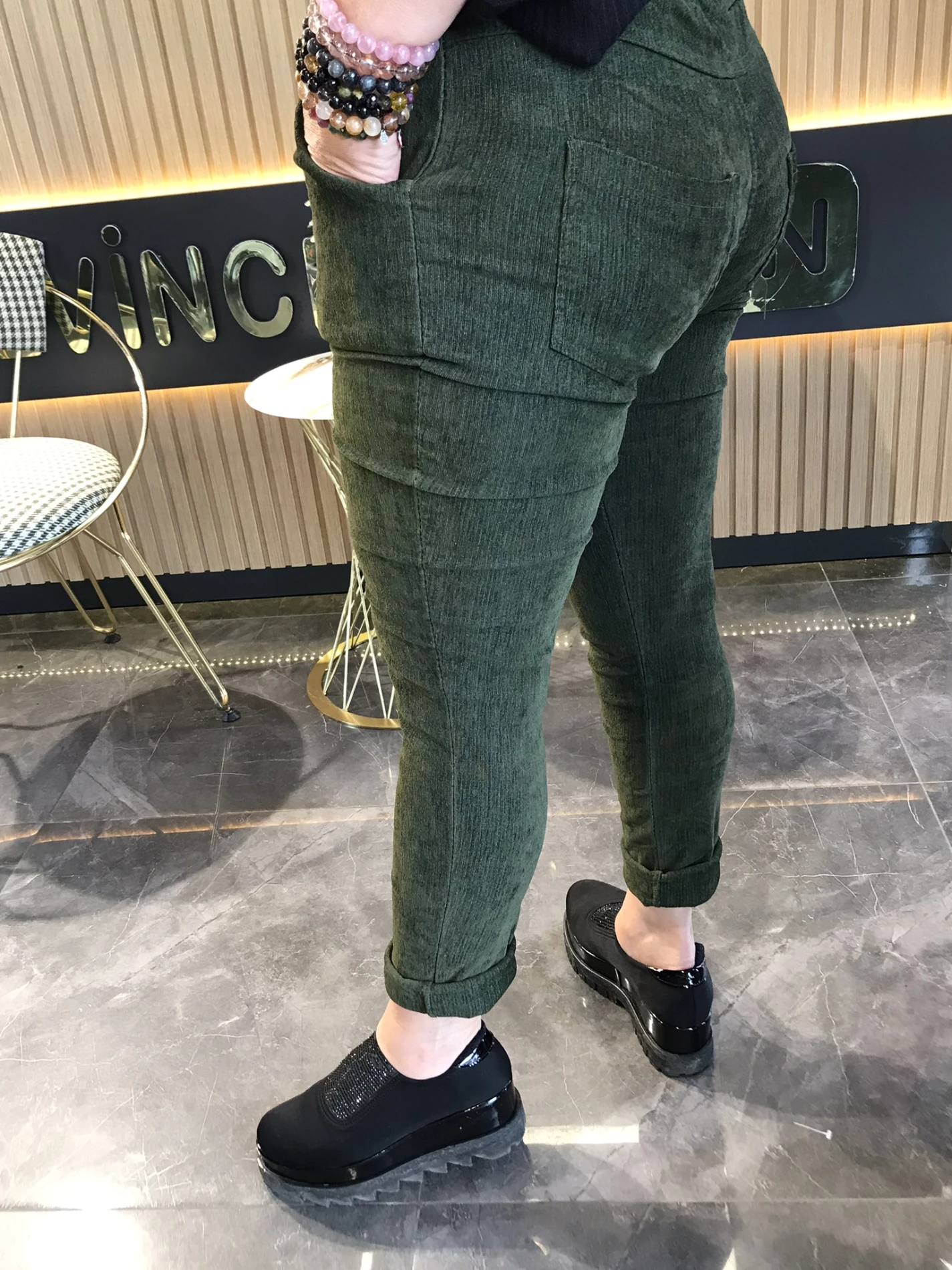 İtaly Kadife Kemeri Yazılı Pantalon