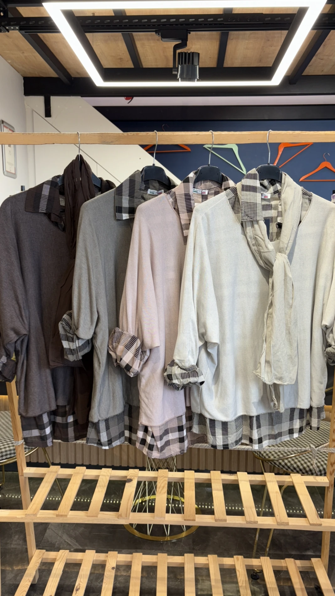 İtalyan Kareli Fularlı Bluz