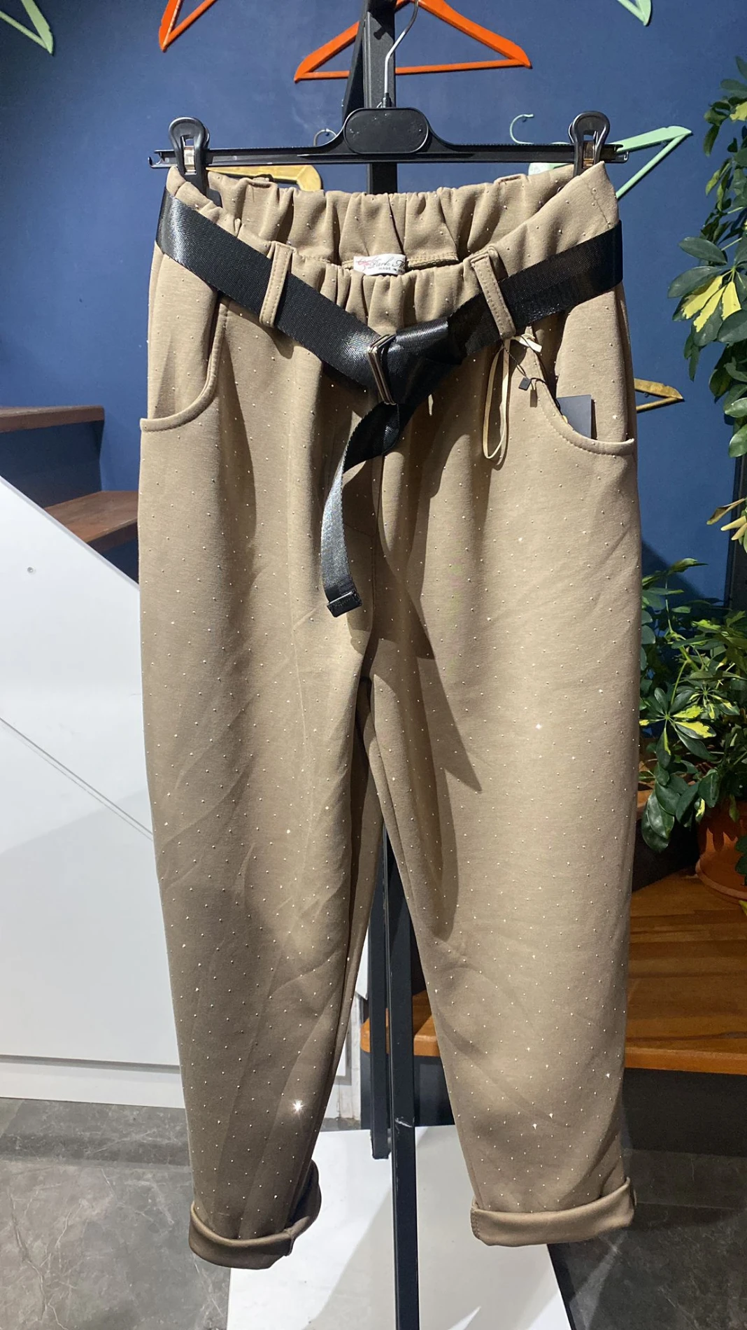 Taşlı Kemerli Pantolon